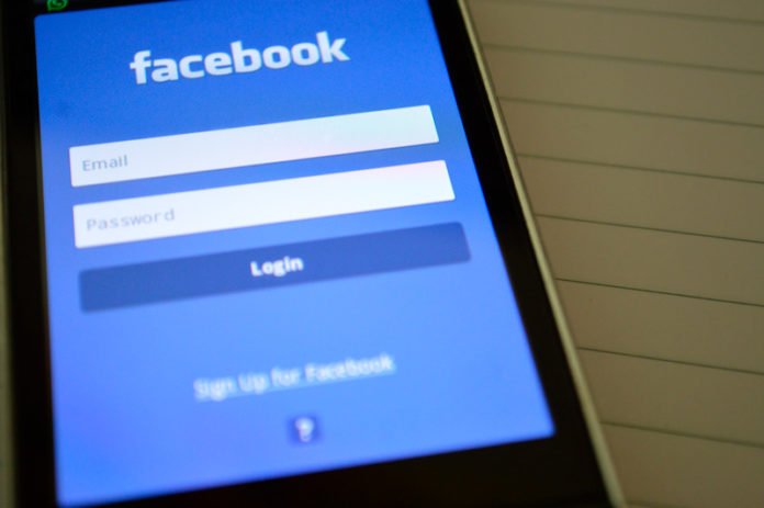Becas-Facebook