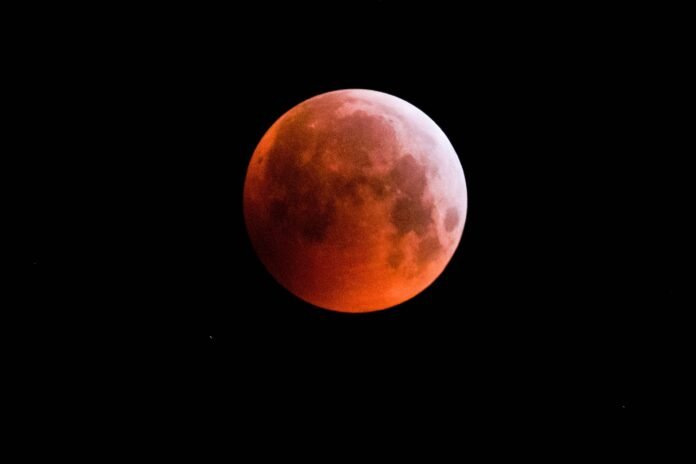 ¡Espectáculo en el cielo! No se pierda el impresionante Eclipse Lunar