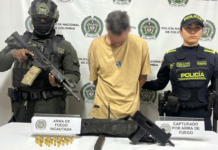 ¡Cayeron dos presuntos ‘Chatas’ en Barbosa! Les encontraron armas de fuego ¡Cayeron dos presuntos ‘Chatas’ en Barbosa!